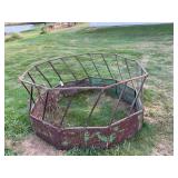 Round bale feeder