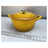 6.5 quart Cast iron Dutch oven. New