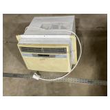 Frigidaire window AC unit, Works