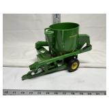 John Deere 3020 grinder mixer