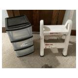 Rubbermaid plastic step ladder and organizer