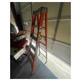 Louisville Fiberglass Ladder 6ft 300lb Cap