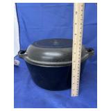 Lodge Cast Iron Pot w/Lid #8DOL