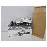 Mack R Dump Truck wPlow (State of Ohio)