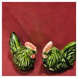 Ceramic Hens Salt & Pepper Shakers (Vintage)