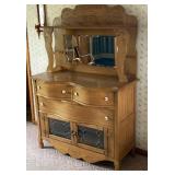 Kitchen Sideboard (Keepsakes) Oak Stained/Leaded