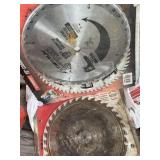 Lot with multiple saw blades,