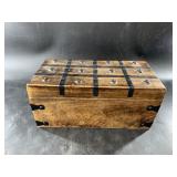 Lidded treasure chest, 12.25"