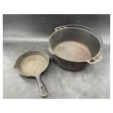 Lot of 2: Wagner 5 quart Dutch oven with handle wi