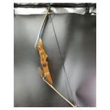 Browning deluxe Nomad old recurve bow in need of n