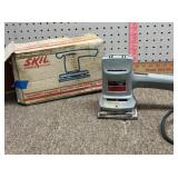 Skill sander with box