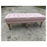 TUFTED BENCH WITH TURNED LEGS