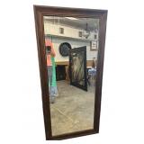 ELONGATED DECORATIVE MIRROR