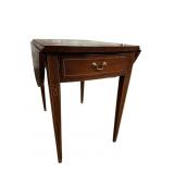 HICKORY CHAIR MAHOGANY PEMBROKE TABLE