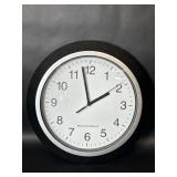 La Crosse Technology Atomic Analog Wall Clock