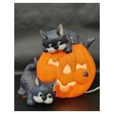 Lighted Ceramic Jack O Lantern wth Kittens