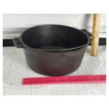 WAGNER CAST IRON ROUND ROASTER #1267A