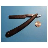 STRAIGHT RAZOR - WOOD HANDLE / MASS.