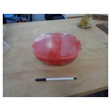 PYREX COVERED DISH / RED