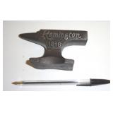 MINI CAST IRON ANVIL - REMINGTON