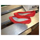 WOMENS RED SHOES SZ 8