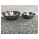 2PC lot of stainless steel mixing bowls