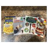 4 Cookbooks/Magazines