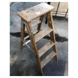 Wood Step ladder