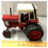 International 1586 Toy tractor with duels