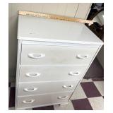 30ï¿½ wide four drawer dresser