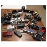 Group of 22 Vintage Cameras; Kodak #1 Diomatic