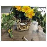 FALSE POTTED PLANT DECOR **APPEARS NEW**