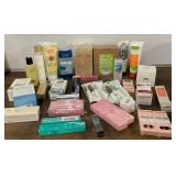 1 LOT(1BOX) ASSORTED FACIAL/BODY ITEMS