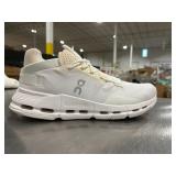 OC cloudnova men s size 12  white and sand