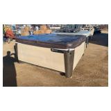 HotSpring Hot Tub w/ Cover