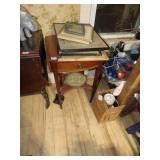 DROP LEAF LAMP TABLE & PICTURES