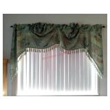 Green Window Valance (living room)blinds not