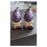 Vintage 1950s Eggplant salt and pepper shakers