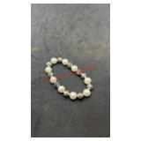 Pearl and metallic plastic rose bead bracelet