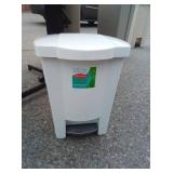 Waste Receptacle - Step-On Mistral