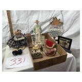 Country/craft decor lot