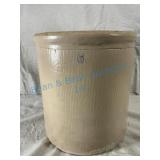 Early 6 gallons stoneware crock