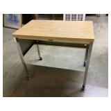 Utility table (30ï¿½w x 18ï¿½d x 26ï¿½h )