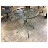 Patio table ( 30ï¿½ round x 28ï¿½ h )