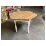 Octagonal table ( 32ï¿½ x 23ï¿½h )