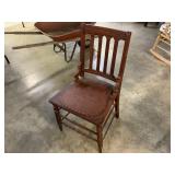 Oak side chair