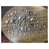 Lot silverplate serving pcs.