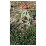 JOHN DEERE HAY BALE SPEAR