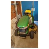 JOHN DEERE X320 48" RIDING MOWER WORKS GREAT