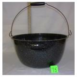 good 15 in enamel kettle  w/handle